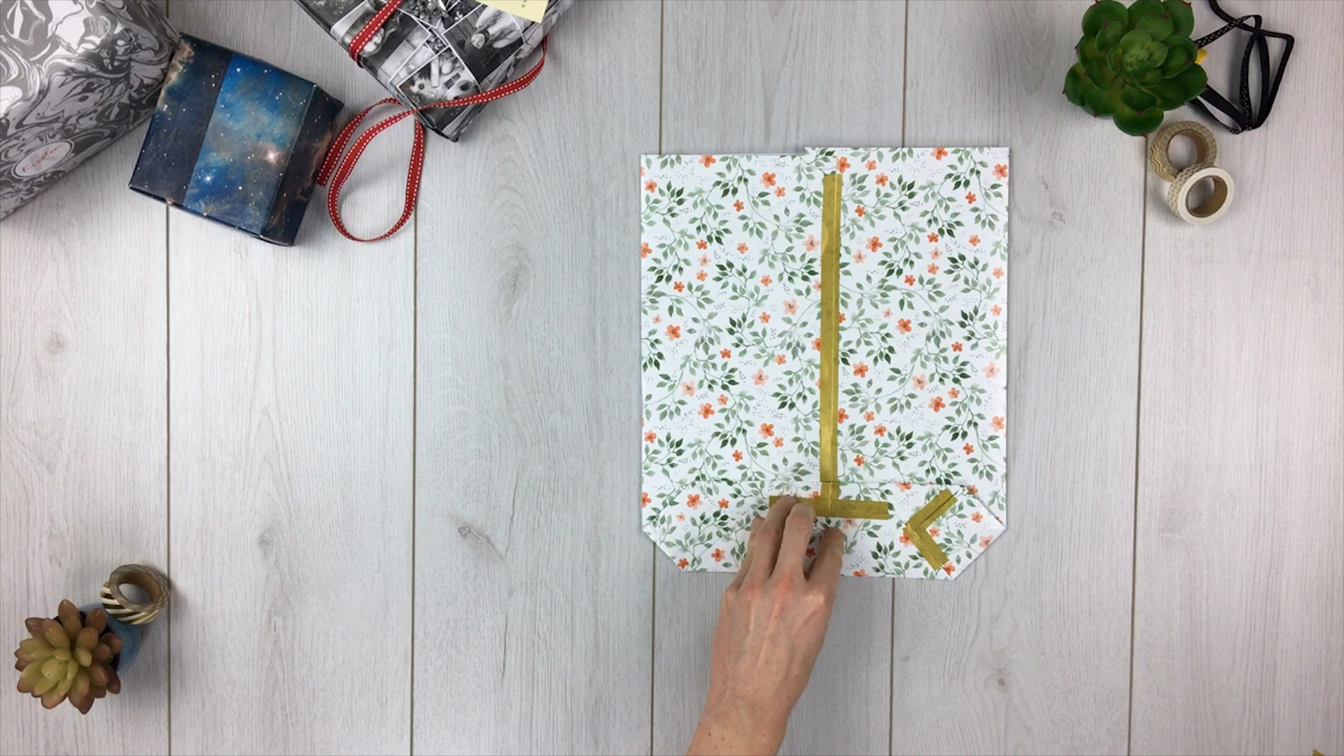 Como hacer bolsas con papel de regalo